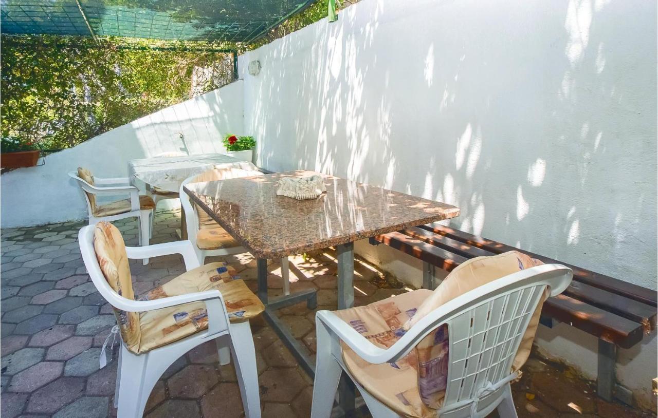 Cozy Apartment In Lokva Rogoznica With Wifi Eksteriør billede
