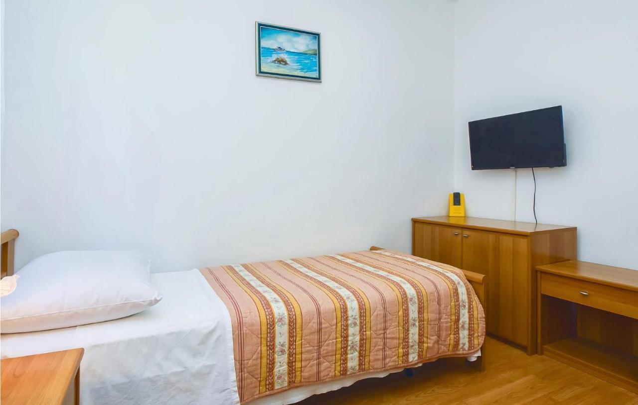 Cozy Apartment In Lokva Rogoznica With Wifi Eksteriør billede
