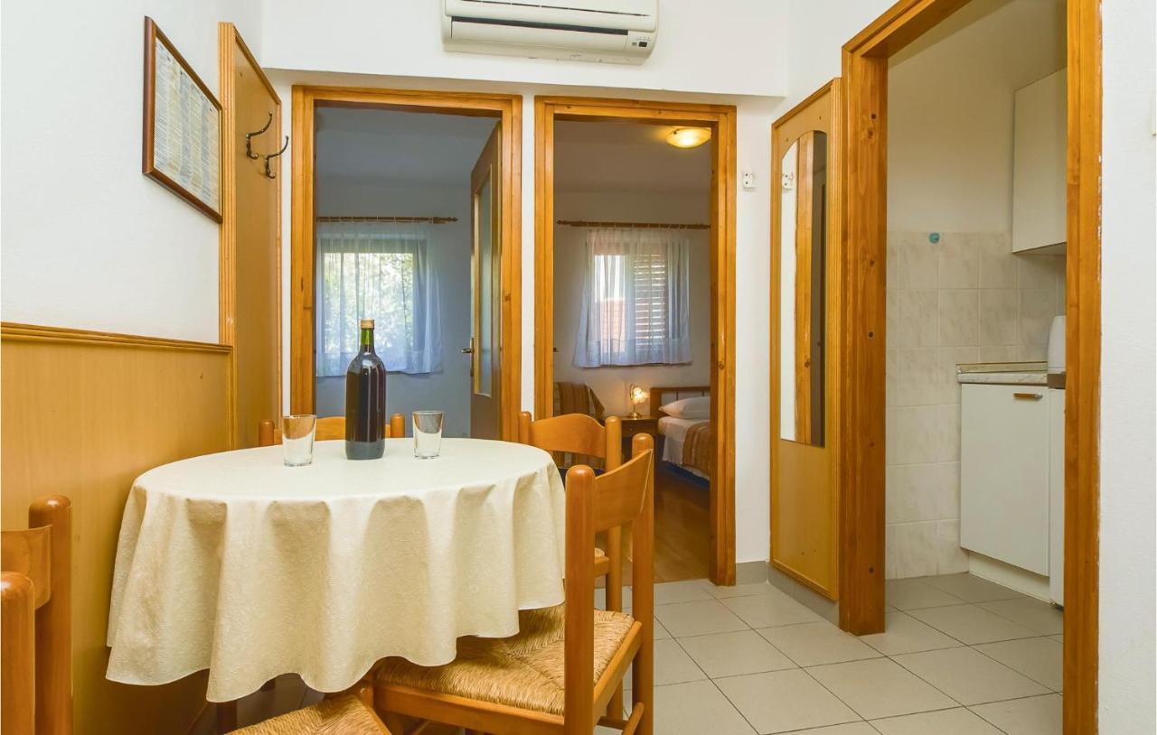Cozy Apartment In Lokva Rogoznica With Wifi Eksteriør billede